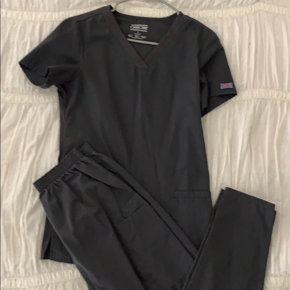 Cherokee Women’s Scrubs set